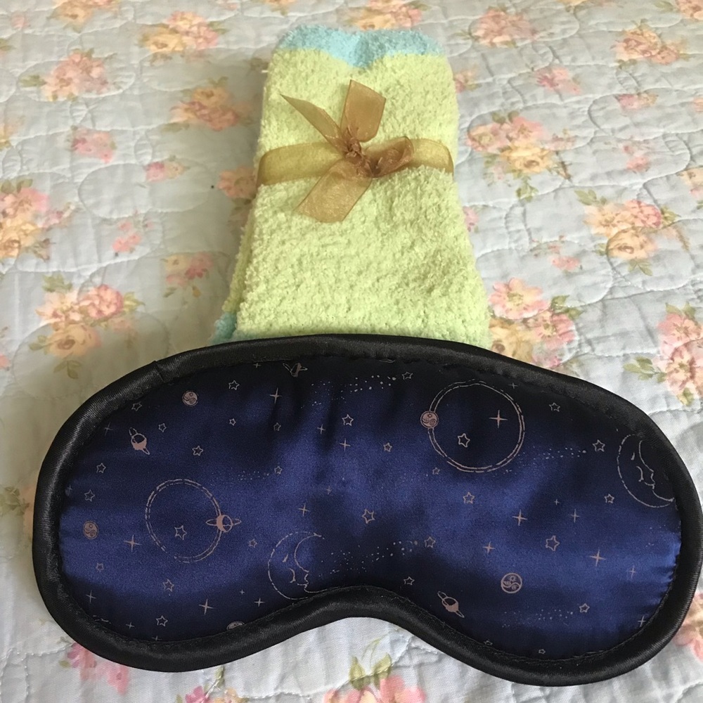 Sleep mask & socks
